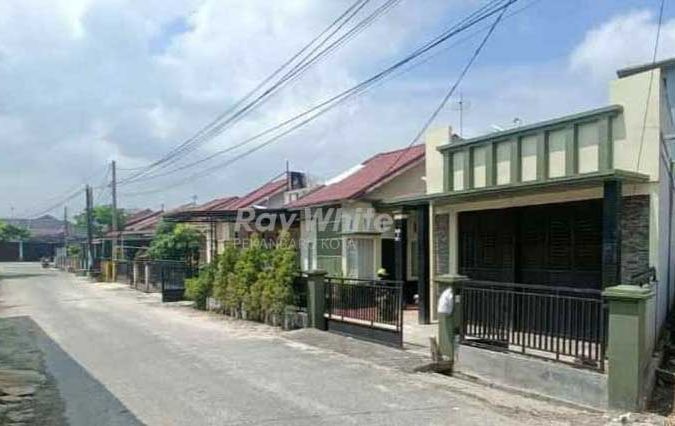 Dijual Rumah Siap Huni Dekat ke Jalan Soekarno Hatta