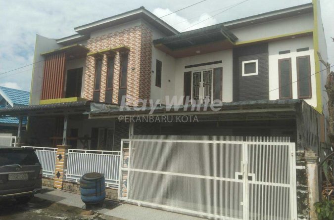 Dijual Rumah Cantik 2 Lantai Dekat ke Jalan Soekarno Hatta