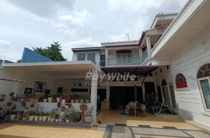 Dijual Rumah 2 Lantai Tengah Kota Full Furnished