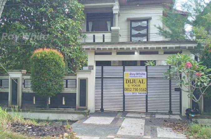 Dijual Rumah 2 Tingkat Siap Huni Dekat Jalan mustafa sari Bukit Raya Full Furnished