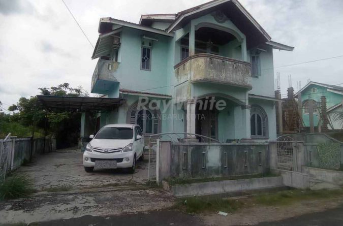 RUMAH 2 LANTAI DI KOMPLEK PEMDA PEKANBARU DIJUAL HARGA BERSAHABAT