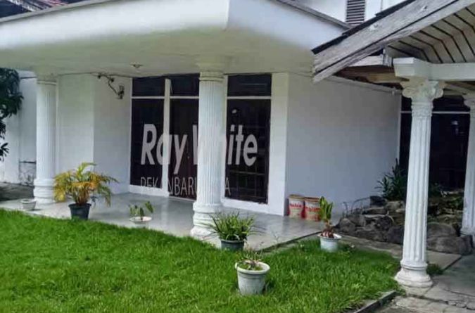 Dijual Rumah 2 Lantai Halaman Luas di Tangkeran Selatan, Pekanbaru